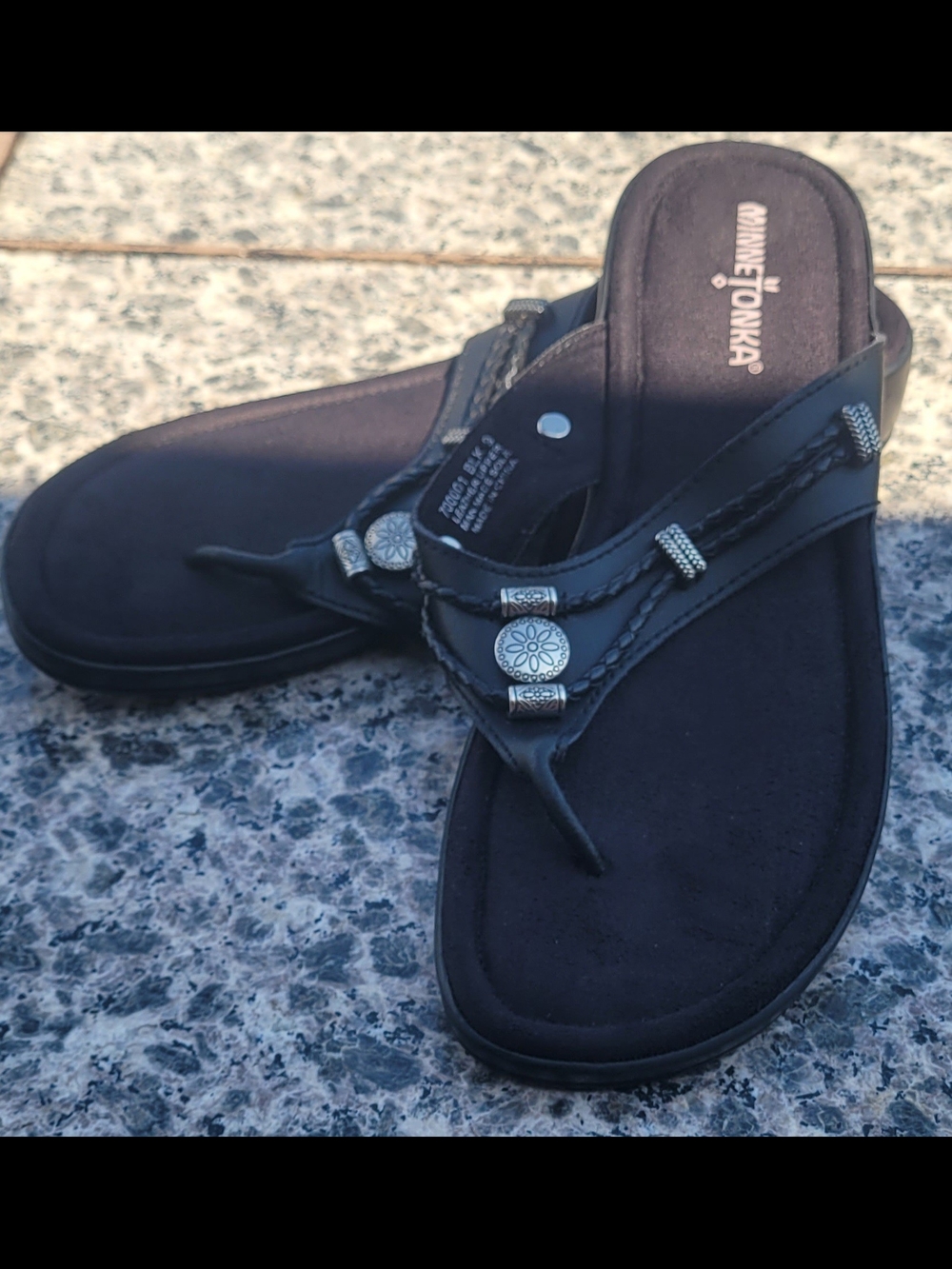 Minnetonka Women's Black Beaded Thong Sandals